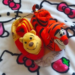 Disney x winnie the pooh kids slippers 11/12 BNWT HTF RARE